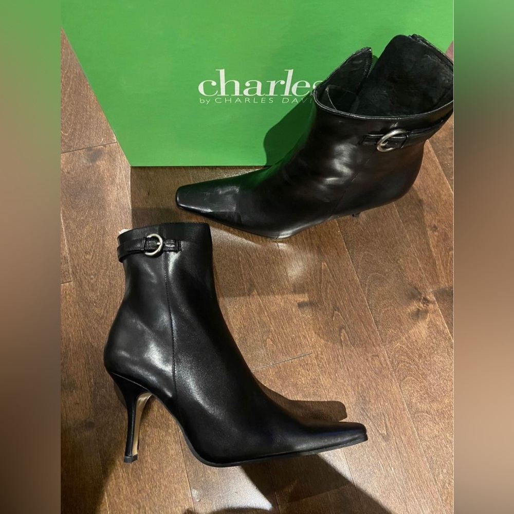 Charles David black leather ankle boots - Sz 8